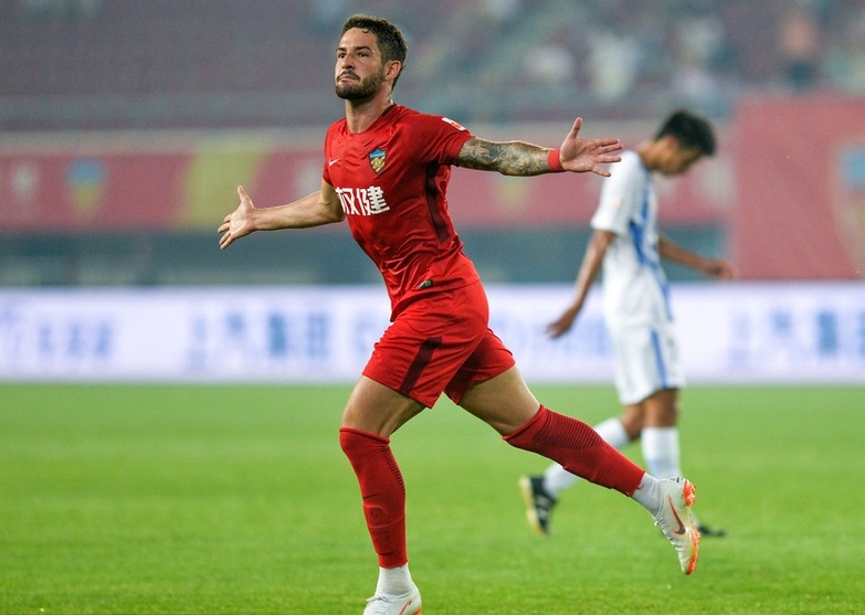 体育娱乐平台-山东鲁能对上海上港的比赛